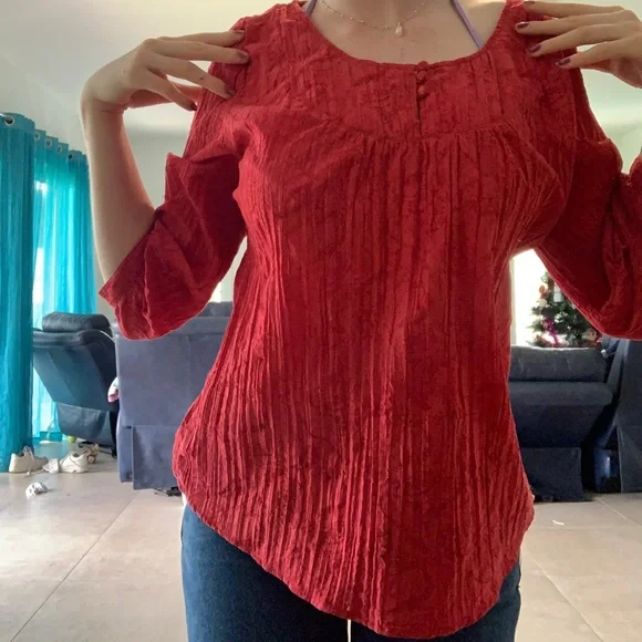 Ruby red mom style blouse ❤️❤️ - Picture 5 of 5